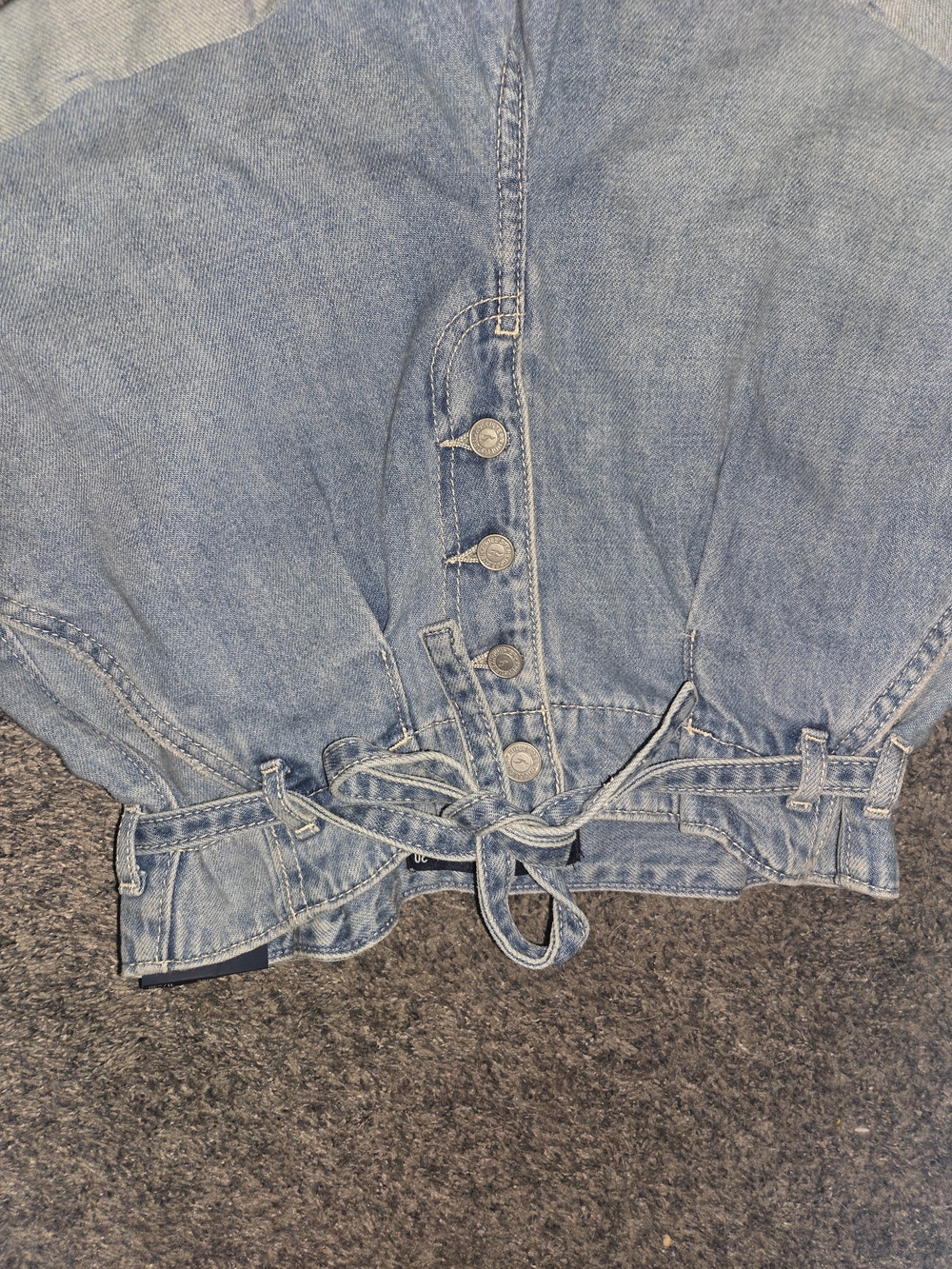Hollister Light Wash Denim Tie-Belt High-Rise Shorts - Picture 3 of 4